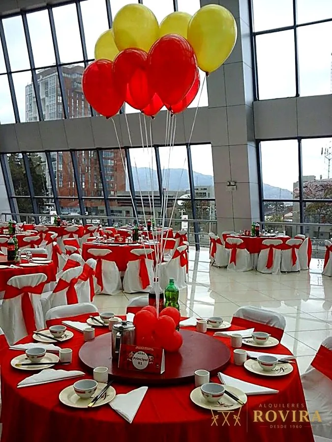 Evento corporativo con vista a la ciudad