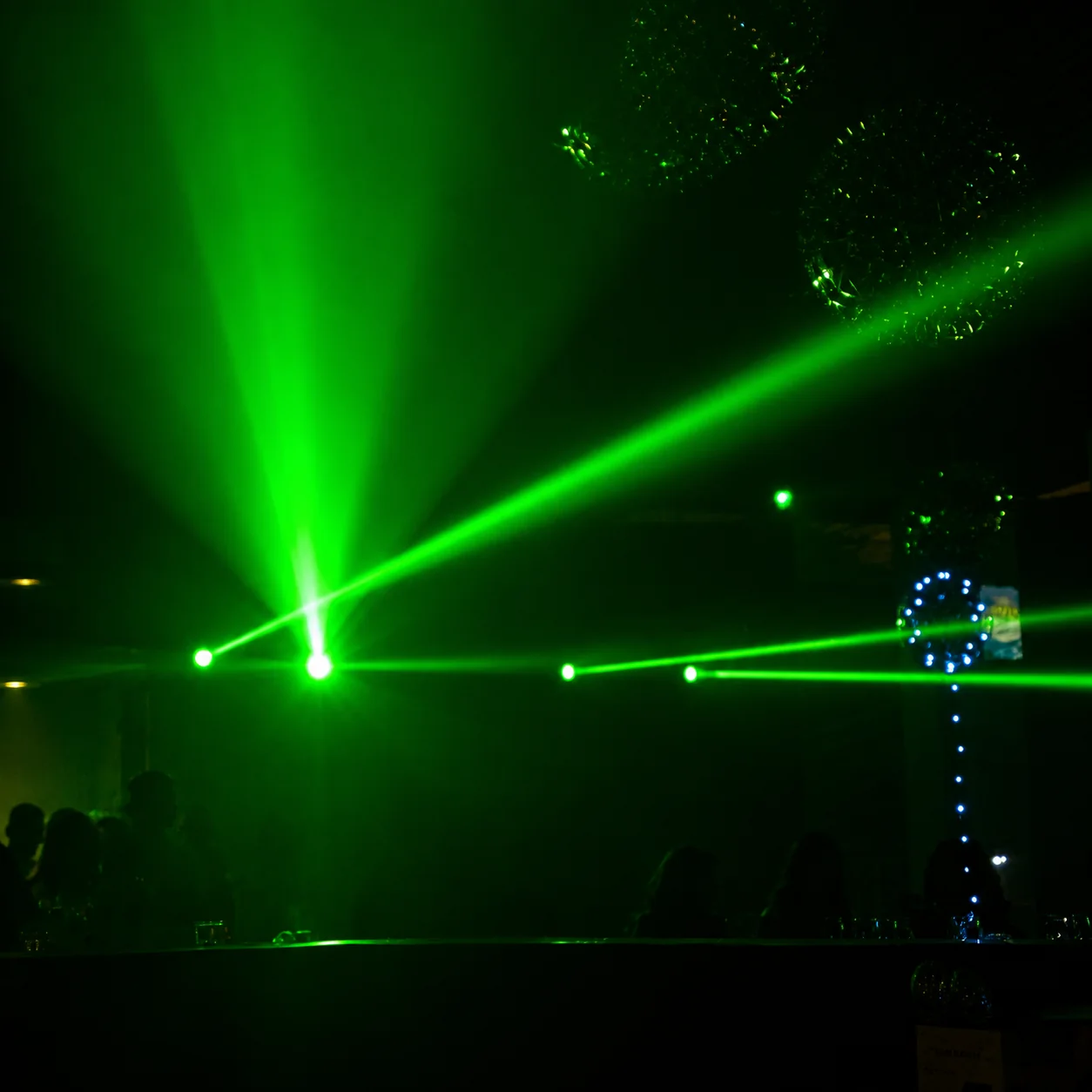Producción de iluminación para eventos por Alquileres Rovira